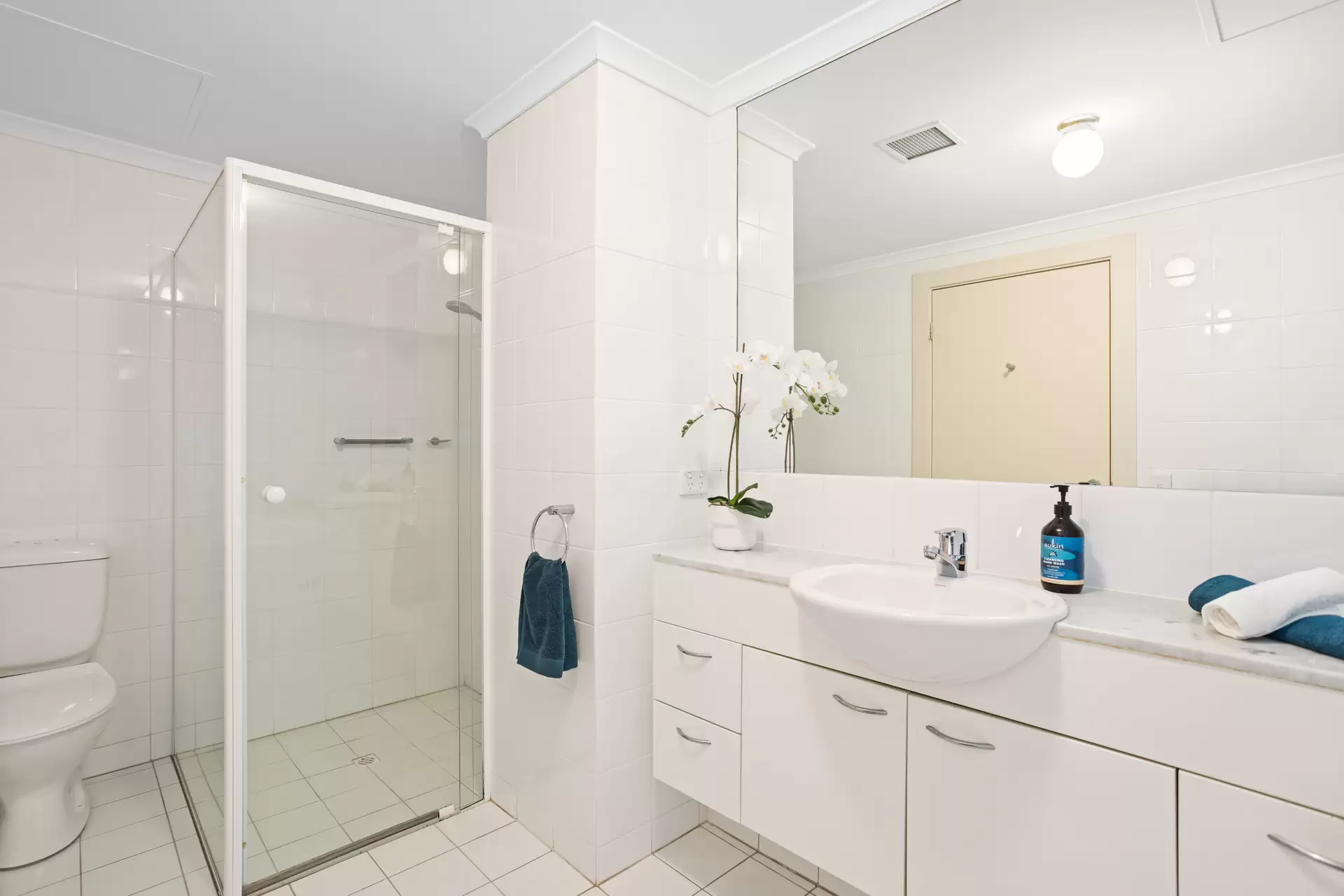 21/7 Holdfast Promenade, Glenelg Sold by Booth Real Estate - image 1
