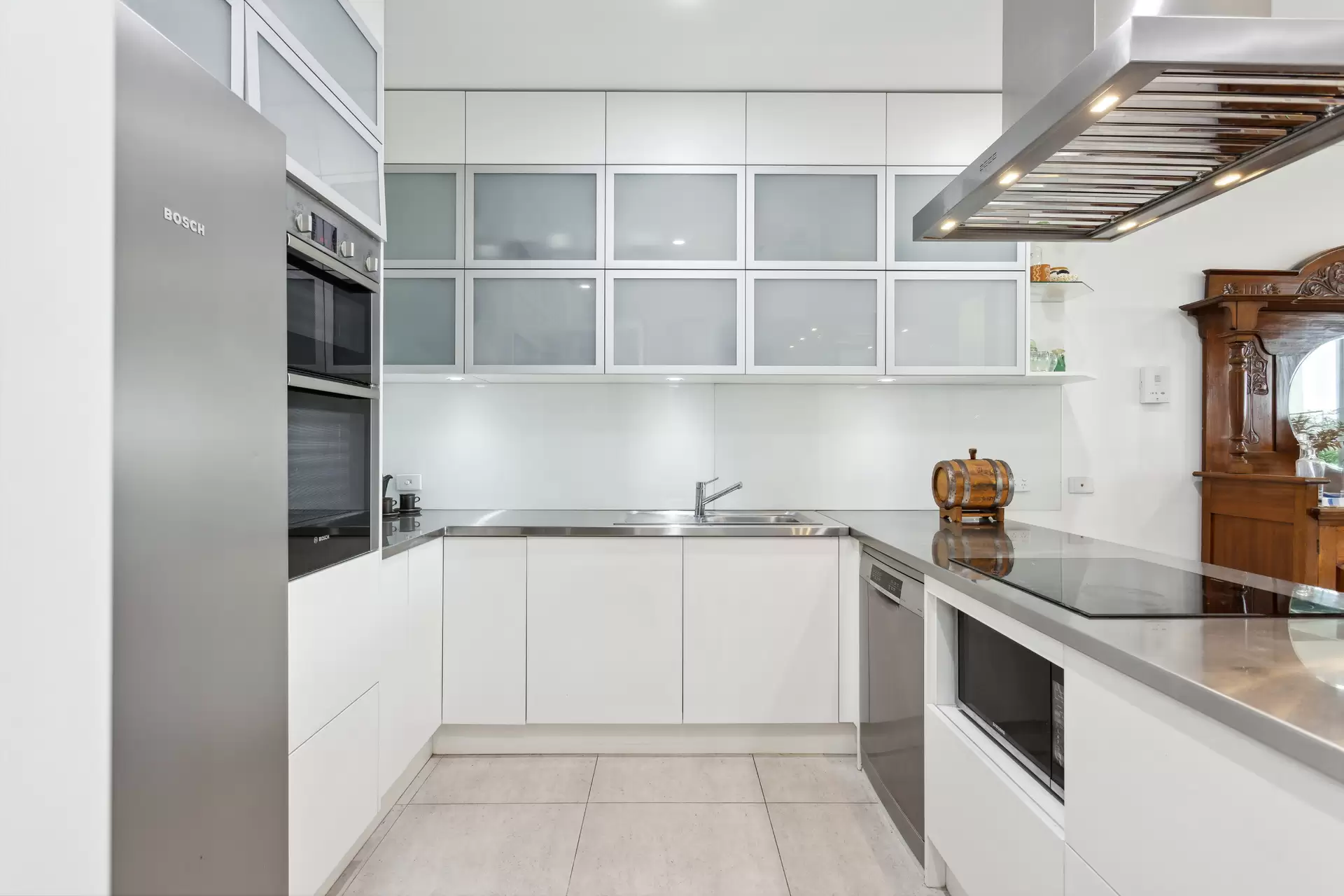 3/1 North Esplanade, Glenelg North Sold by Booth Real Estate - image 1