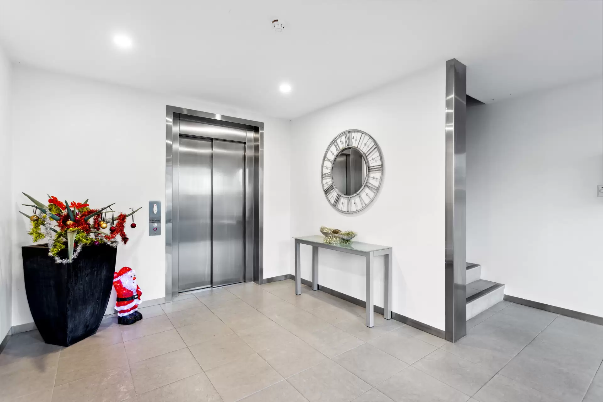3/1 North Esplanade, Glenelg North Sold by Booth Real Estate - image 1