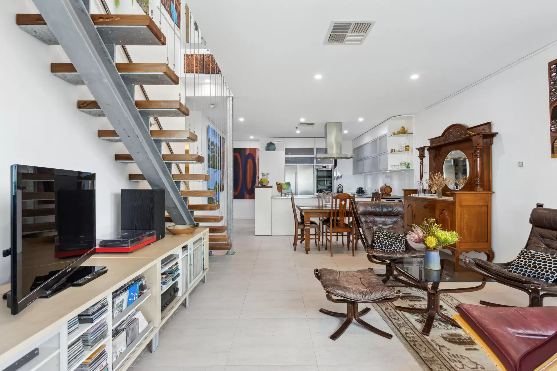 3/1 North Esplanade, Glenelg North Sold by Booth Real Estate - image 1