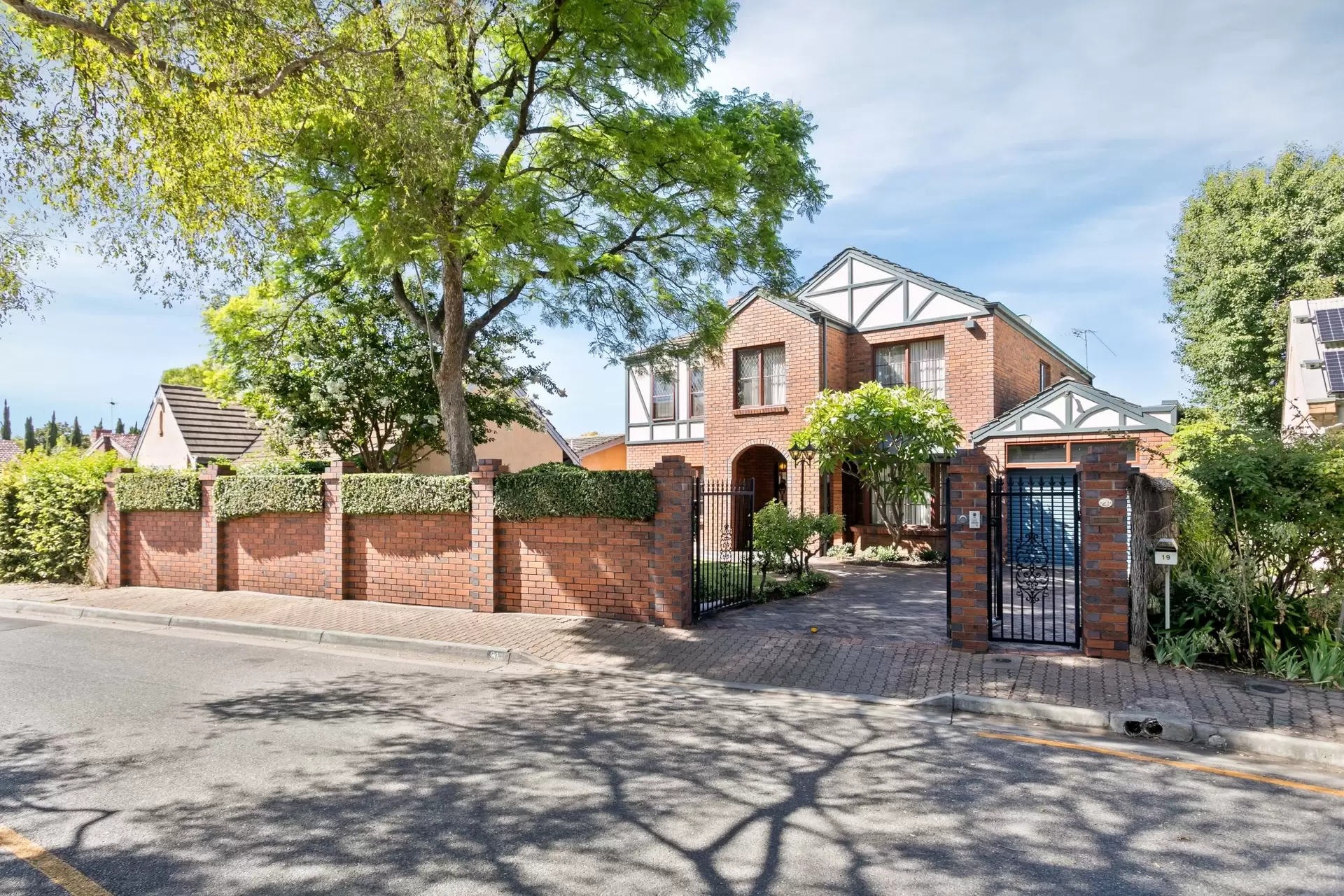 21 Medindie Lane, Medindie Sold by Booth Real Estate - image 1