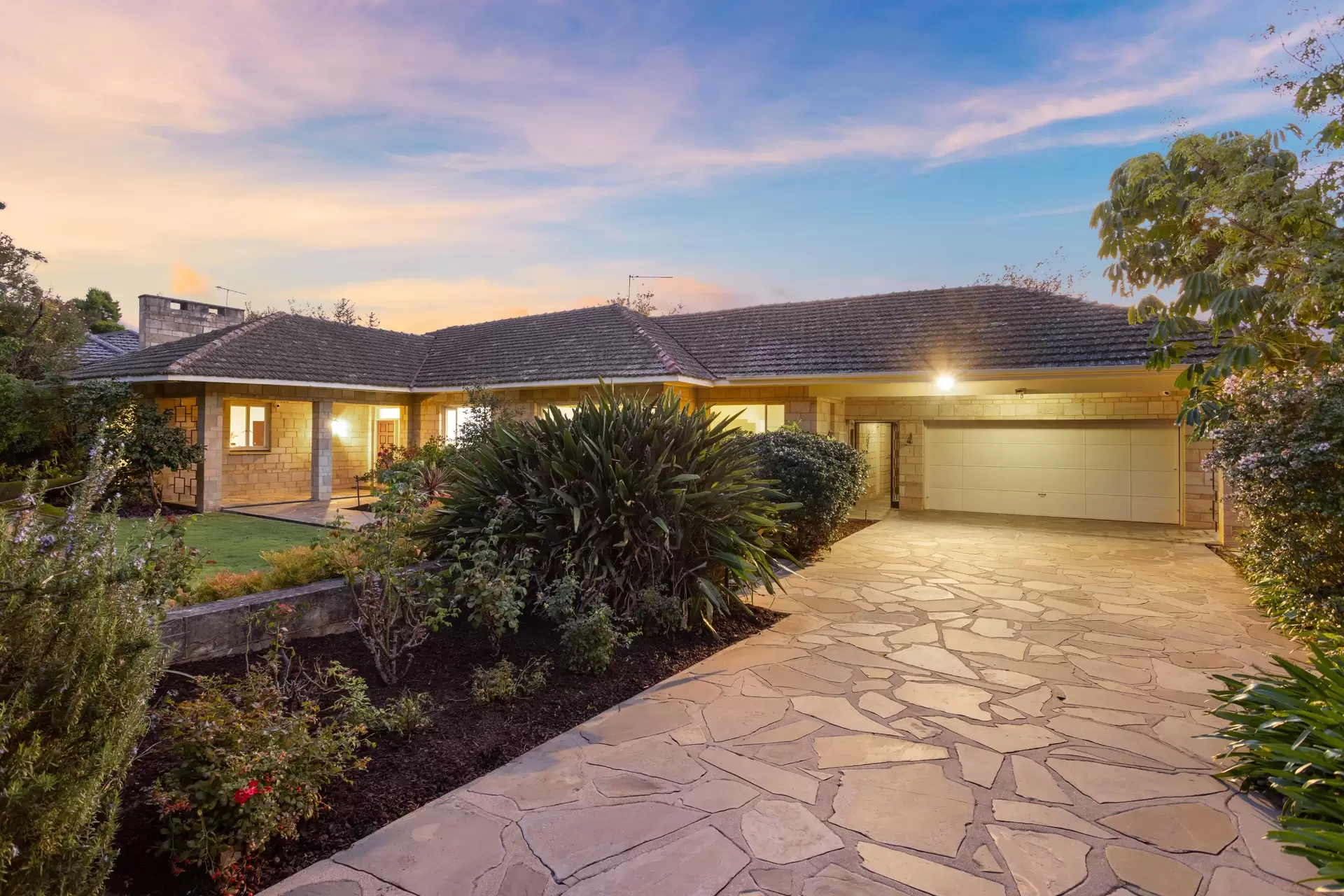 9 Woodland Road, Springfield Sold by Booth Real Estate - image 1