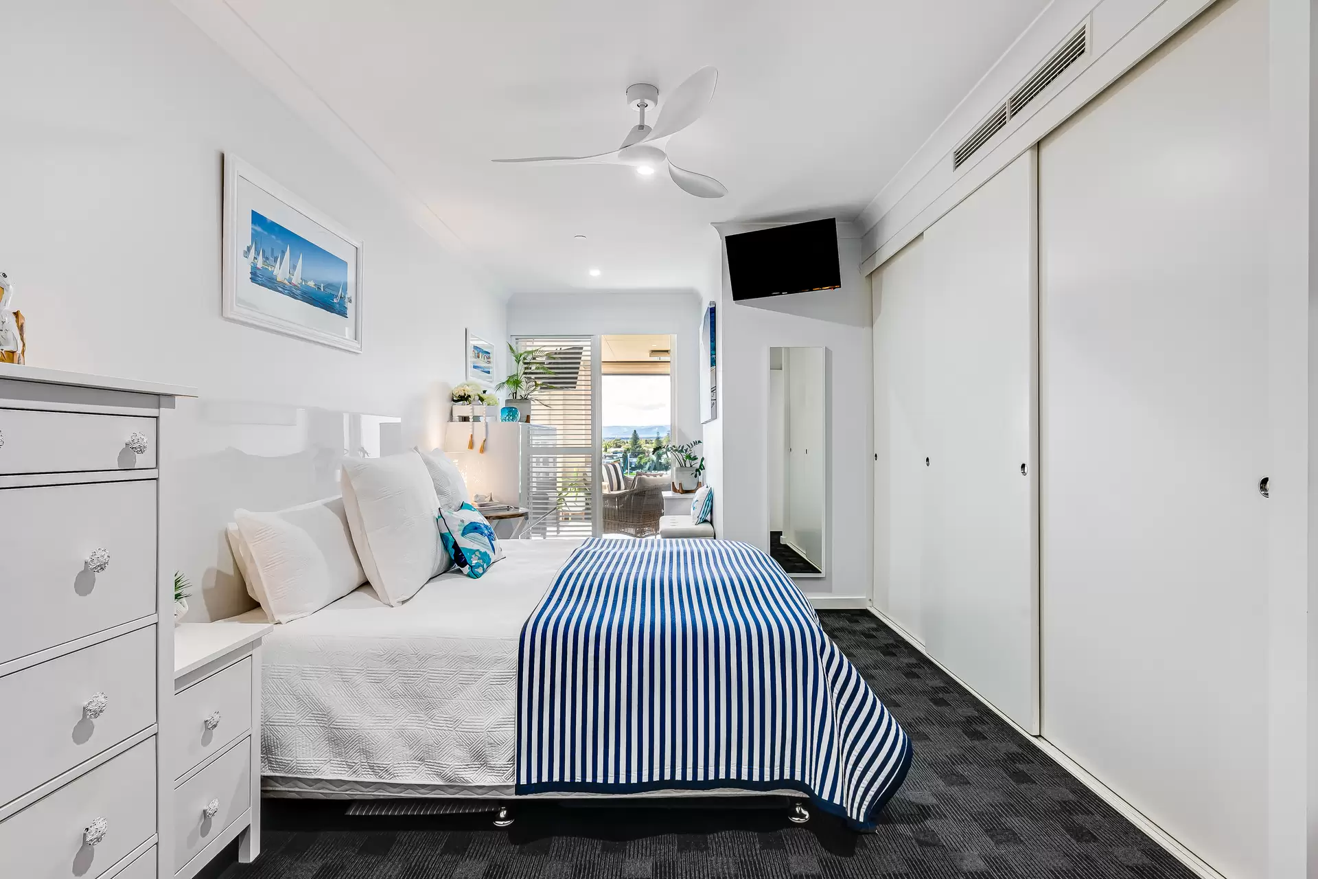 61/3 Holdfast Promenade, Glenelg Sold by Booth Real Estate - image 1
