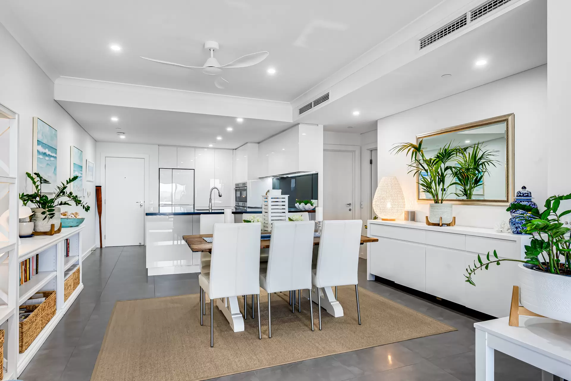 61/3 Holdfast Promenade, Glenelg Sold by Booth Real Estate - image 1
