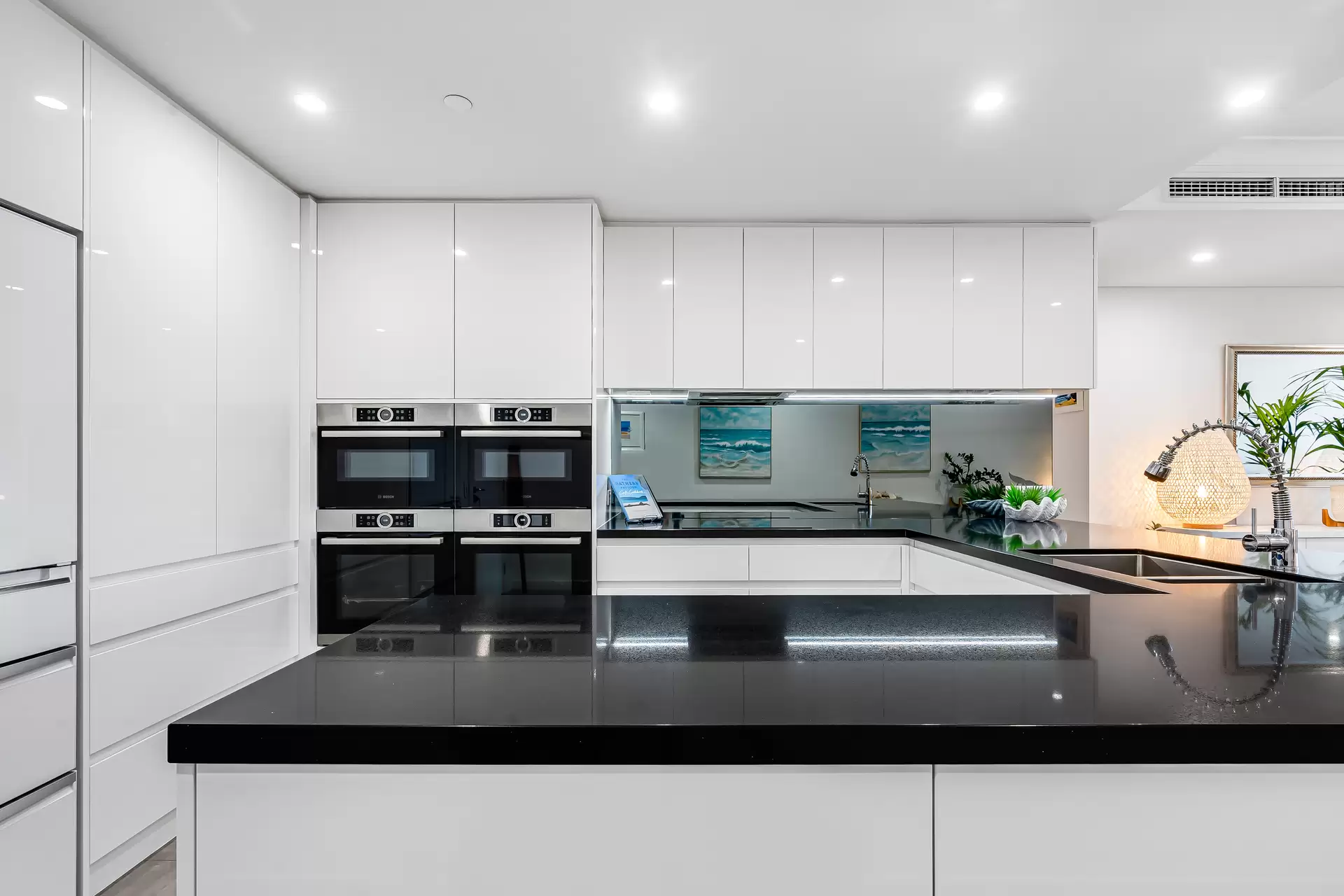 61/3 Holdfast Promenade, Glenelg Sold by Booth Real Estate - image 1