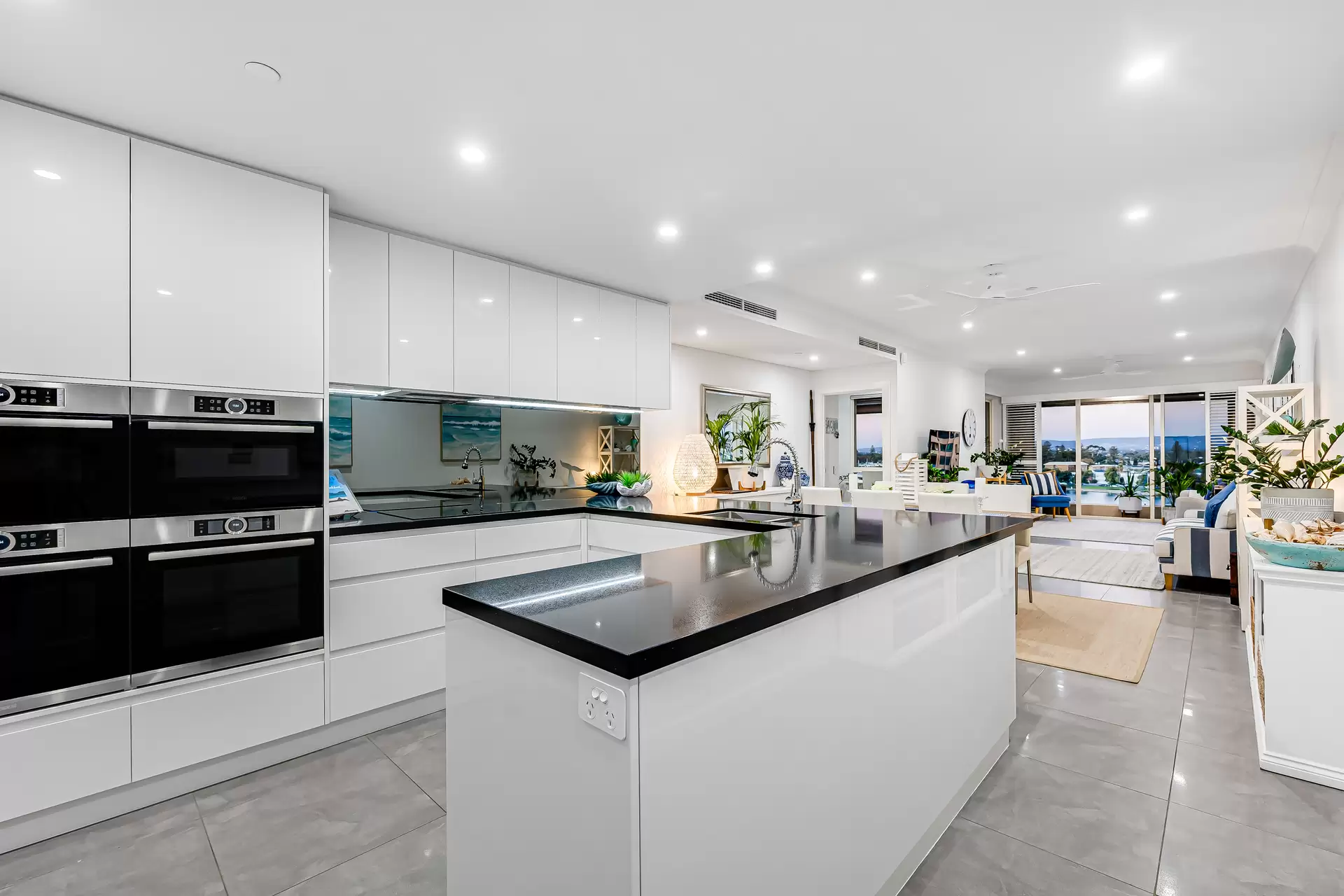 61/3 Holdfast Promenade, Glenelg Sold by Booth Real Estate - image 1