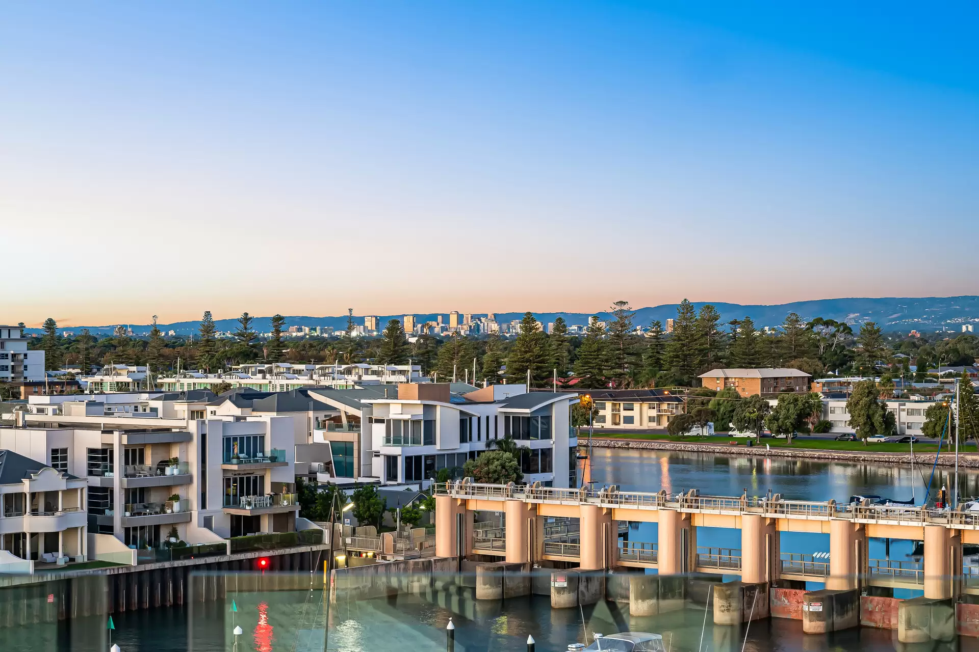 61/3 Holdfast Promenade, Glenelg Sold by Booth Real Estate - image 1