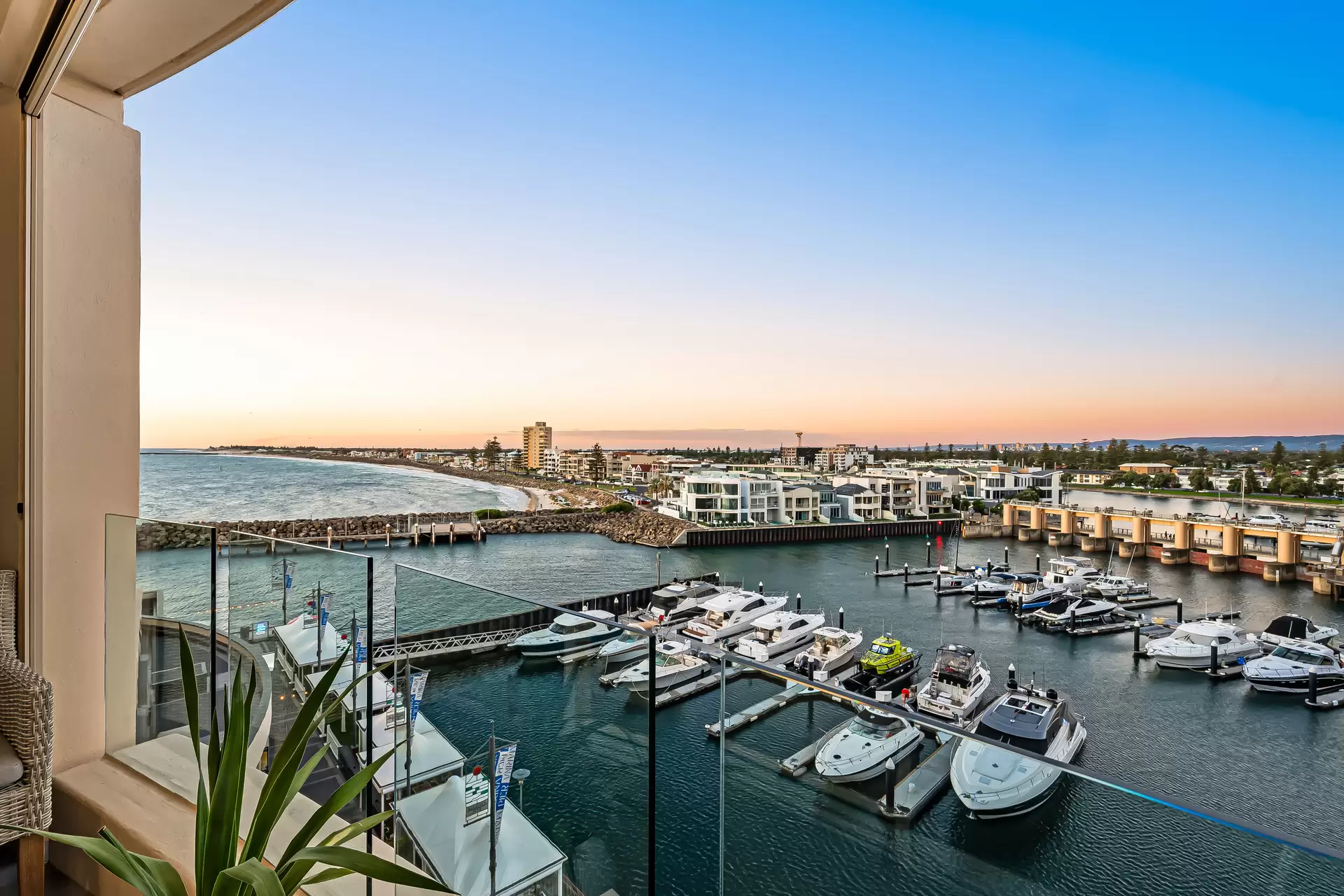 61/3 Holdfast Promenade, Glenelg Sold by Booth Real Estate - image 1