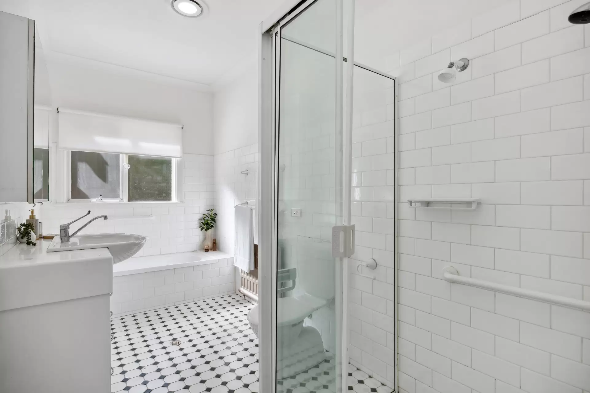 27A Torrens Street, College Park Sold by Booth Real Estate - image 1