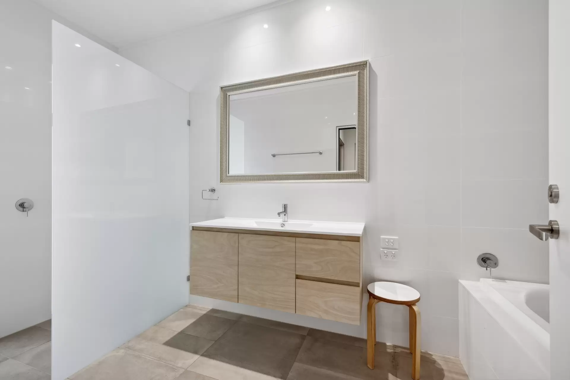 18-20 Fraser Drive, Hindmarsh Island Sold by Booth Real Estate - image 1