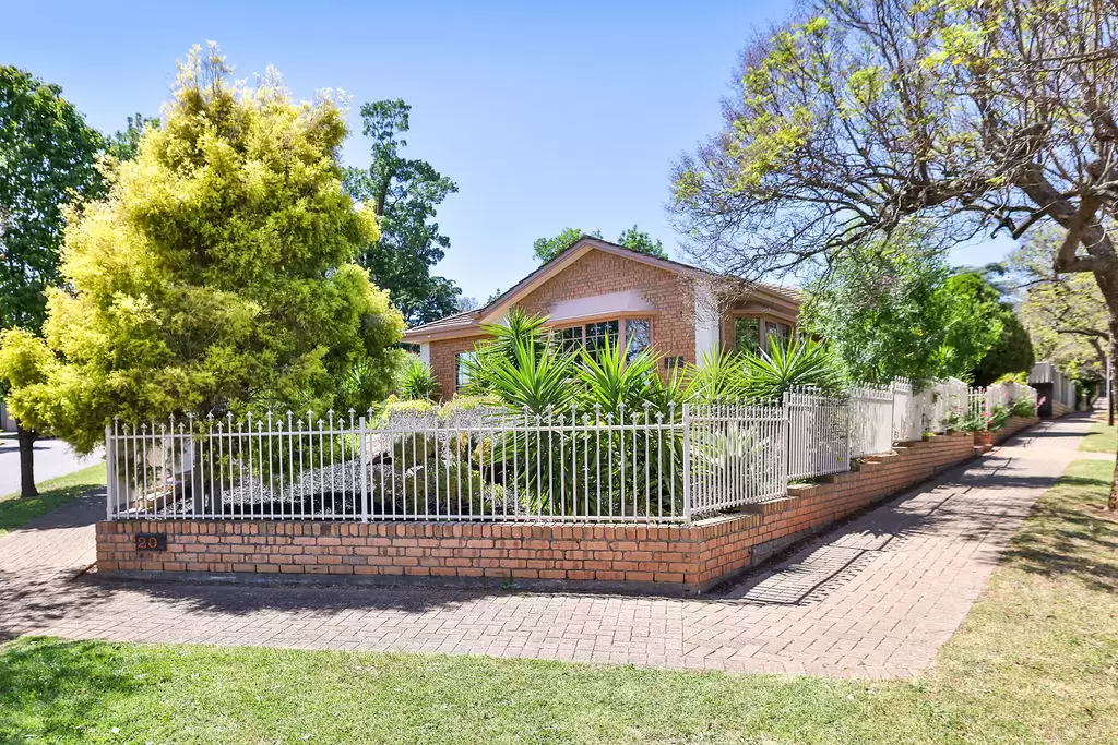 20A Woodcroft Avenue, St Georges Sold by Booth Real Estate - image 1