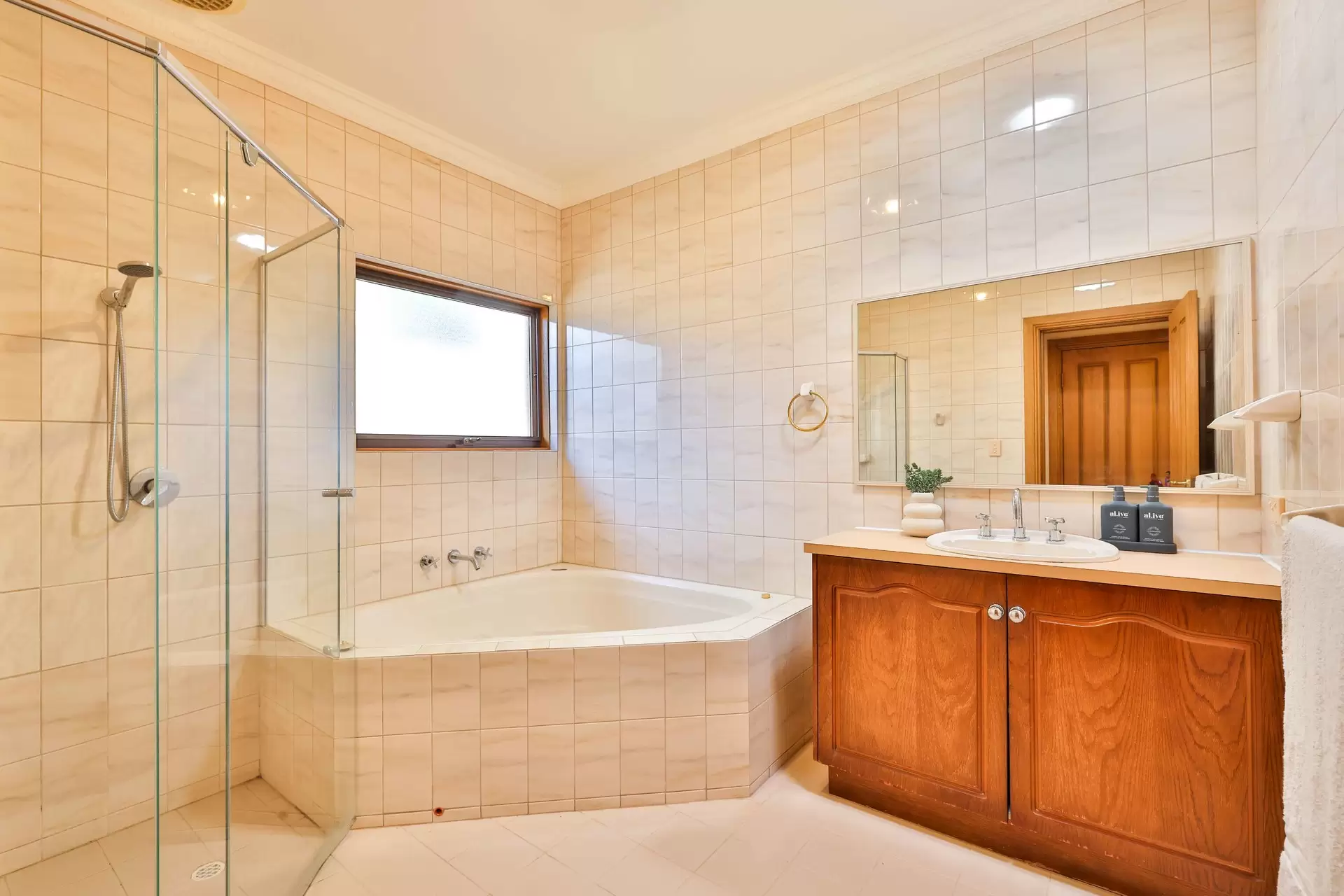 20A Woodcroft Avenue, St Georges Sold by Booth Real Estate - image 1