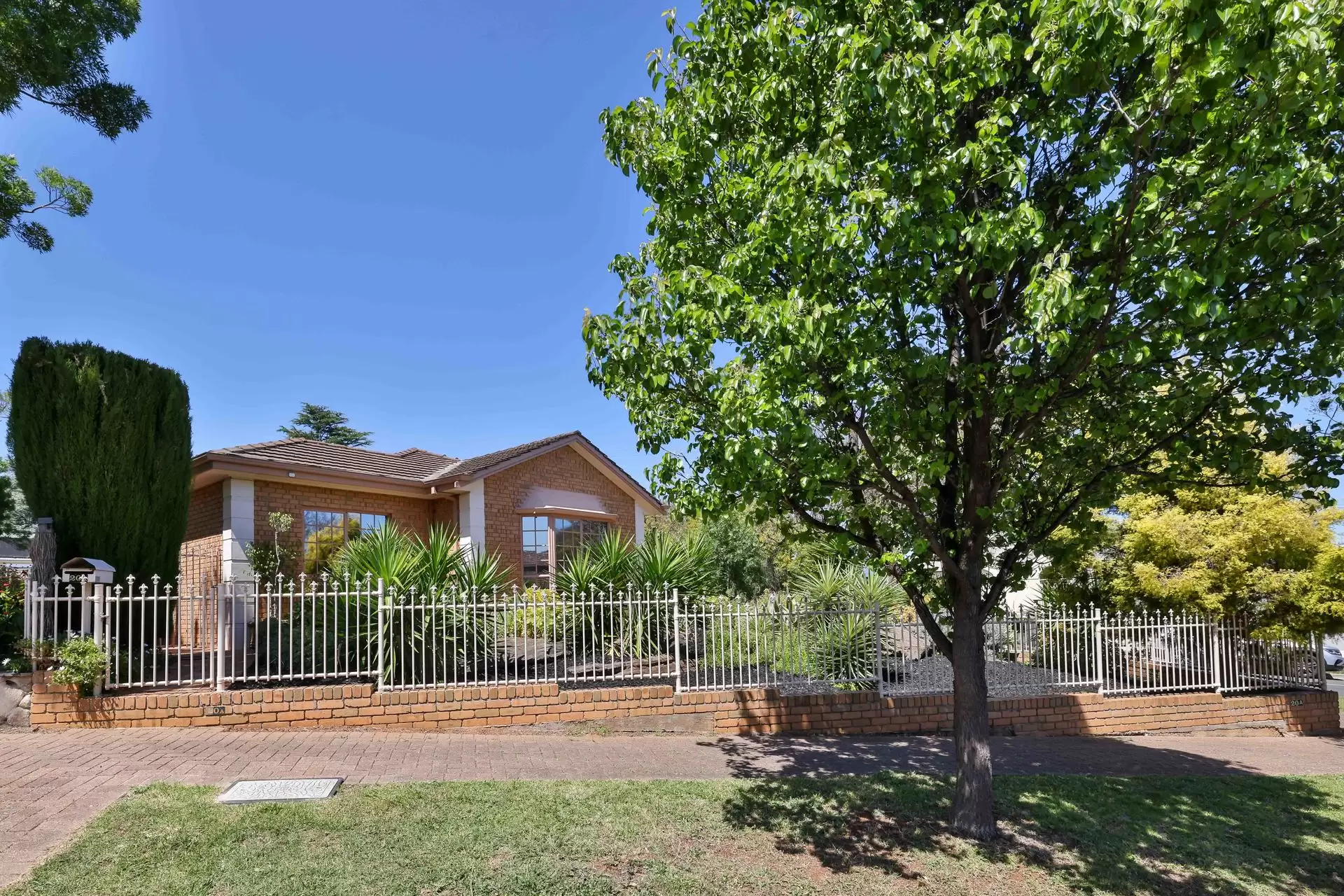 20A Woodcroft Avenue, St Georges Sold by Booth Real Estate - image 1