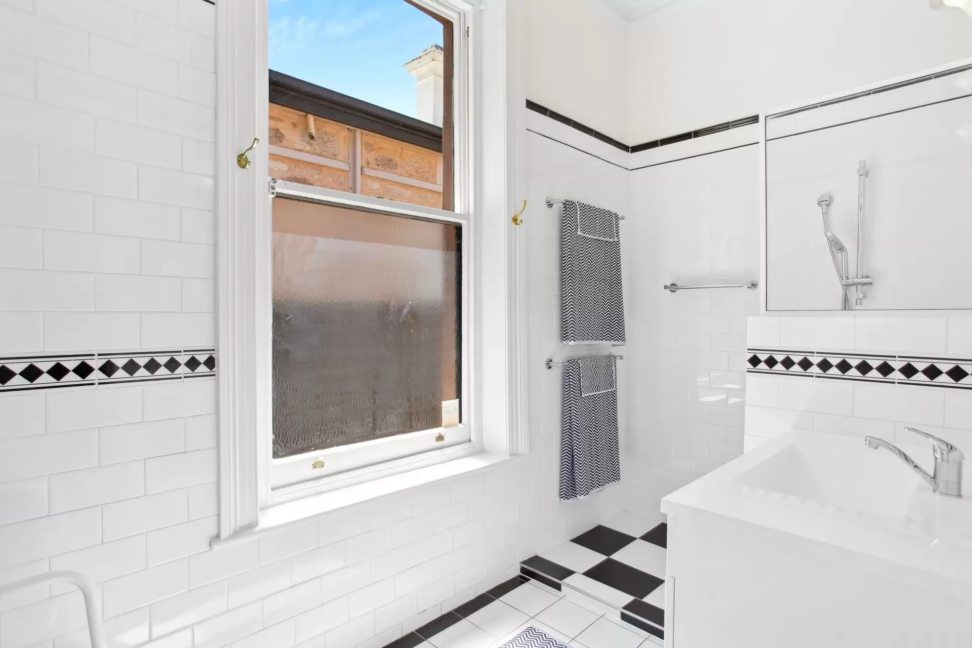 13 Harrow Road, St Peters Sold by Booth Real Estate - image 1