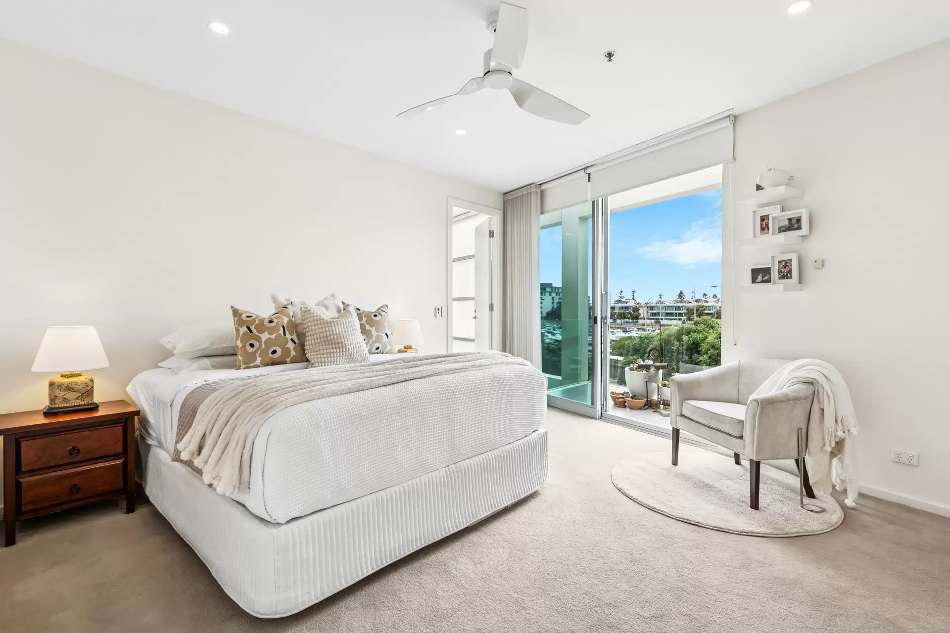 8/1 North Esplanade, Glenelg North Sold by Booth Real Estate - image 1