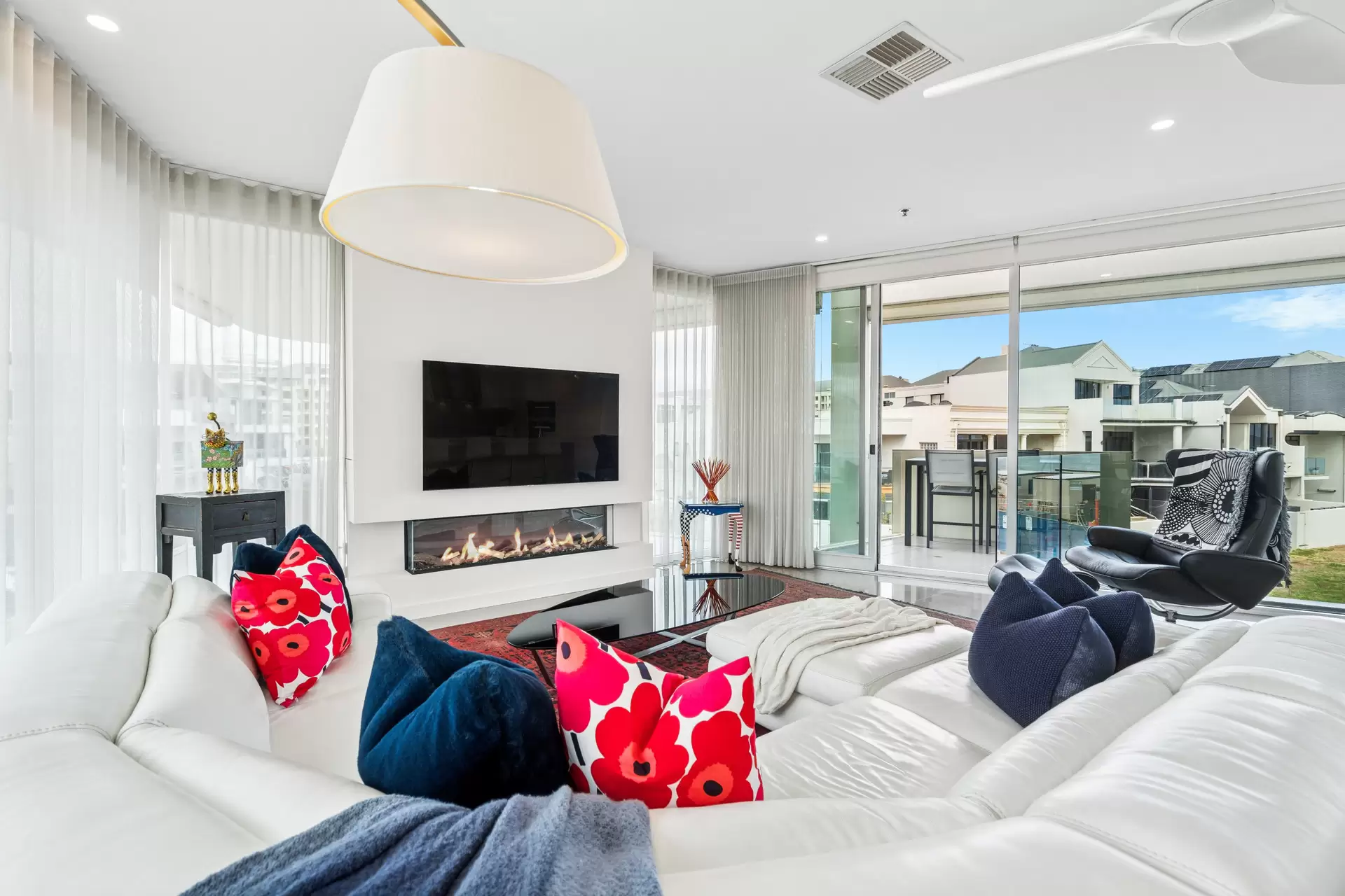 8/1 North Esplanade, Glenelg North Sold by Booth Real Estate - image 1