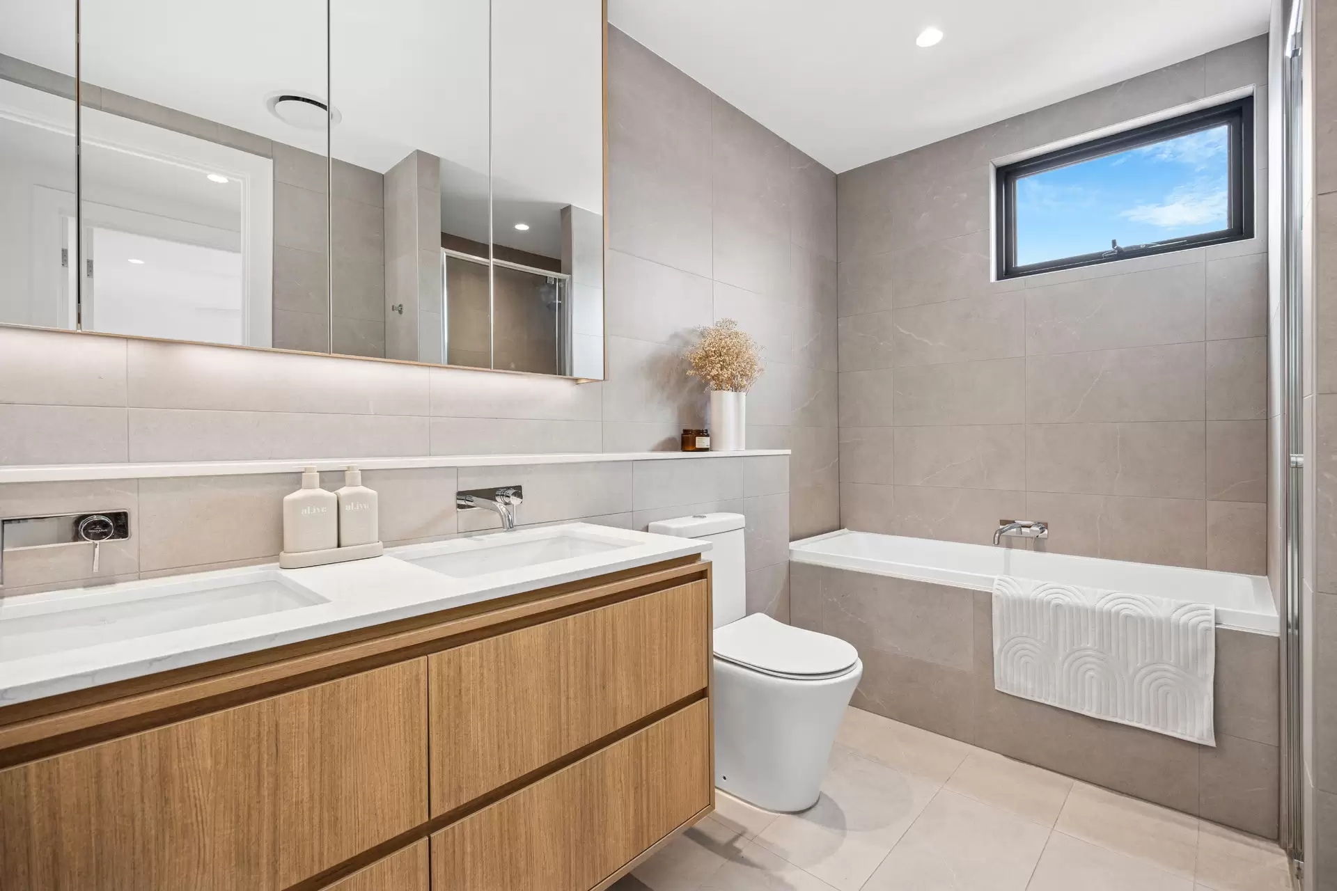 8 Tea Tree Street, Glenside Sold by Booth Real Estate - image 1