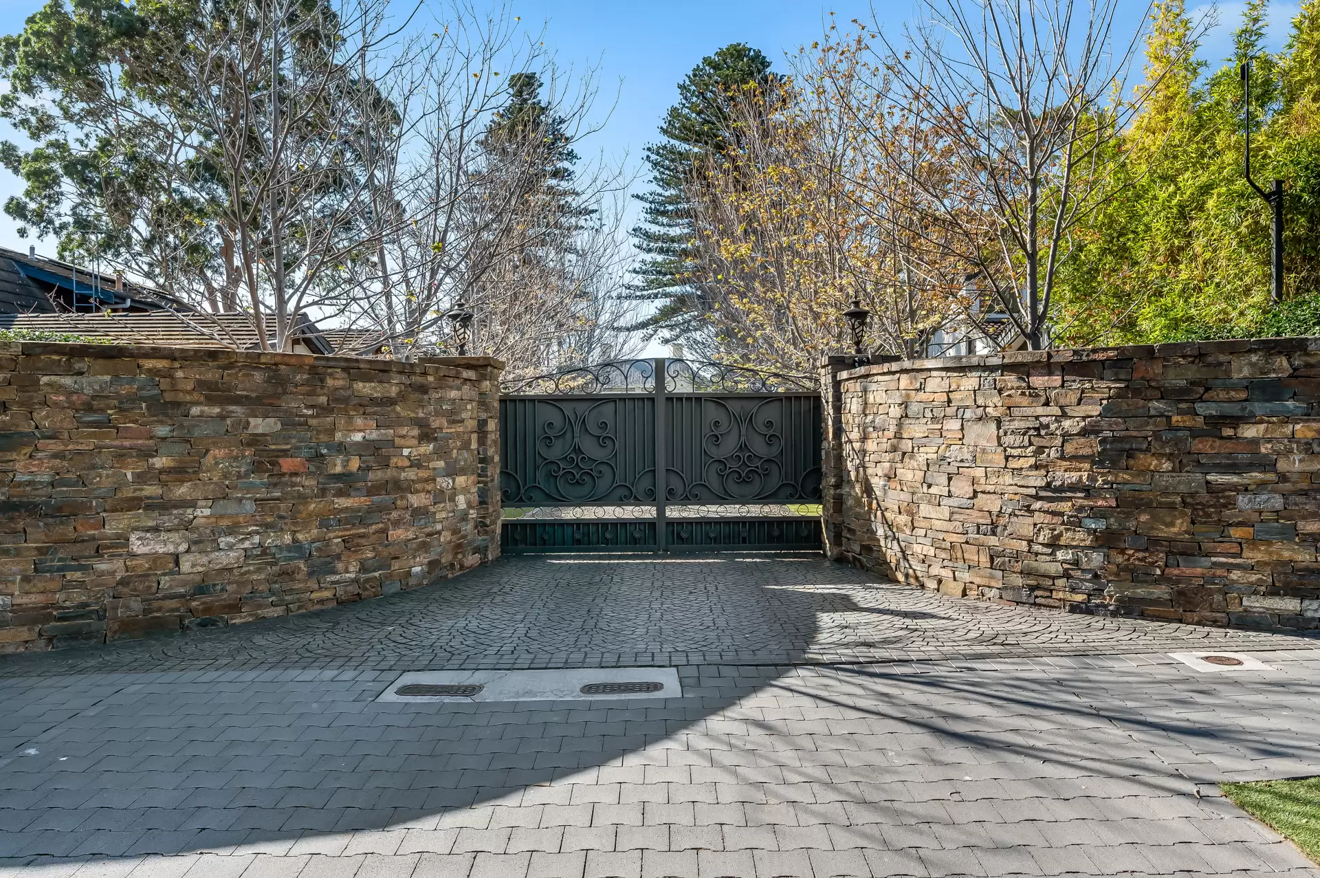 12 The Grove, Lower Mitcham Sold by Booth Real Estate - image 1