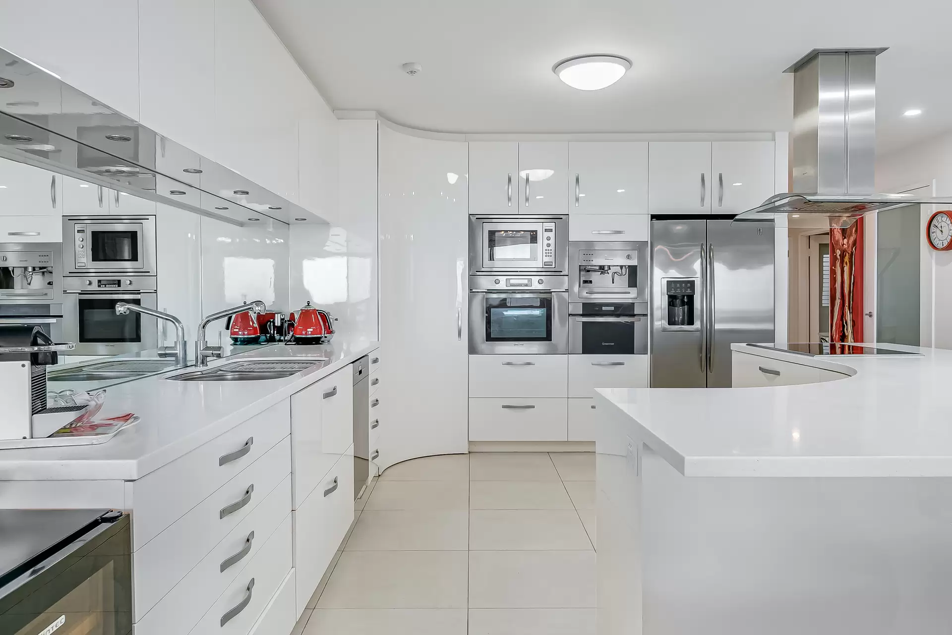 8/10 North Esplanade, Glenelg North Sold by Booth Real Estate - image 1