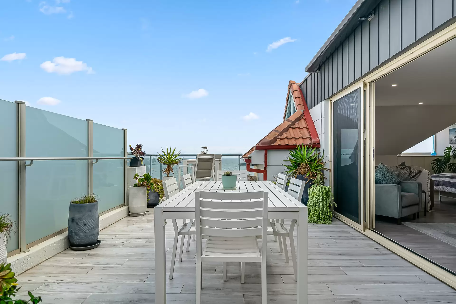 8/10 North Esplanade, Glenelg North Sold by Booth Real Estate - image 1