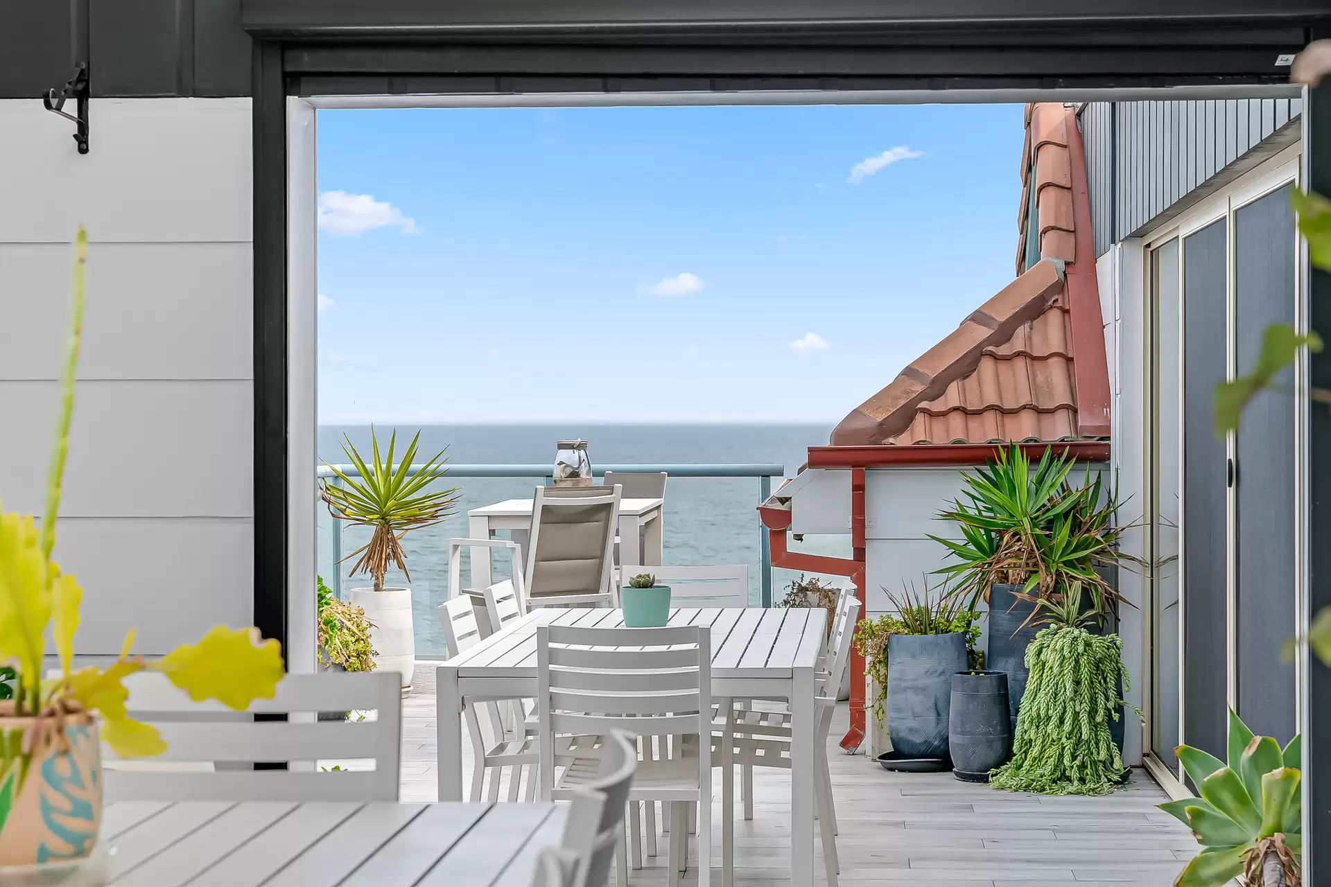 8/10 North Esplanade, Glenelg North Sold by Booth Real Estate - image 1