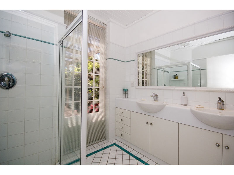 18 Chisholm Avenue, Burnside Sold by Booth Real Estate - image 1