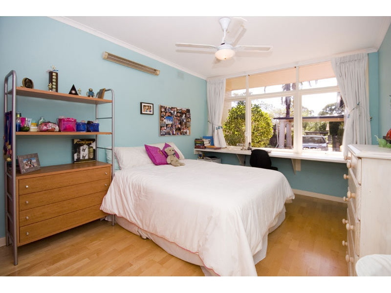 18 Chisholm Avenue, Burnside Sold by Booth Real Estate - image 1