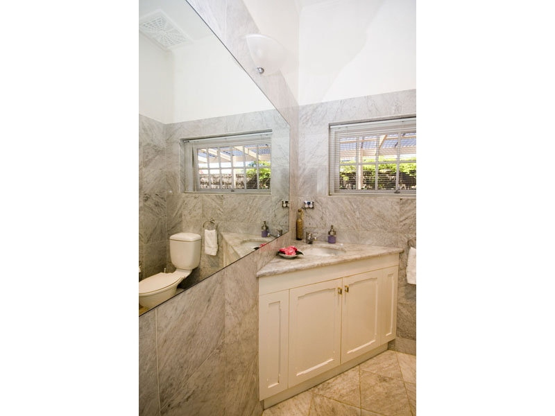 18 Chisholm Avenue, Burnside Sold by Booth Real Estate - image 1