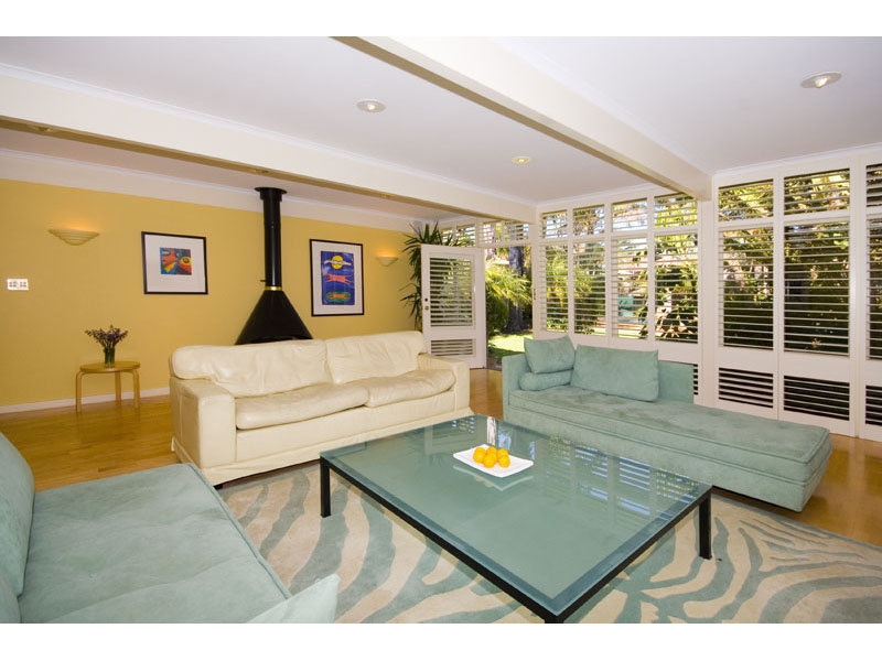 18 Chisholm Avenue, Burnside Sold by Booth Real Estate - image 1