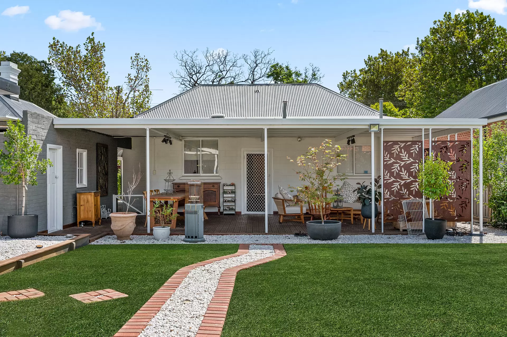 75 Second Avenue, St Peters Sold by Booth Real Estate - image 1