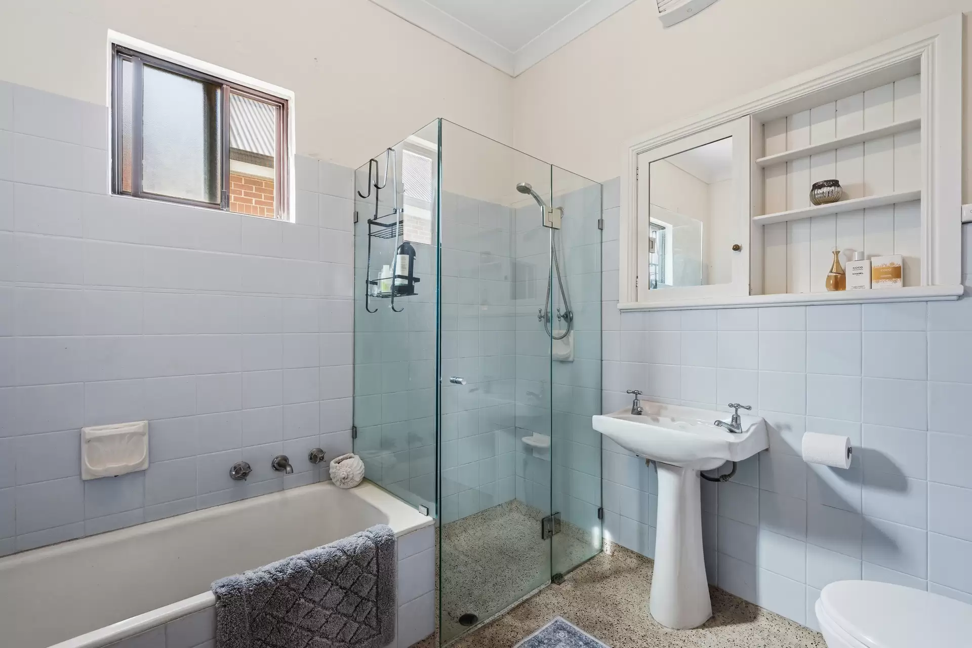 75 Second Avenue, St Peters Sold by Booth Real Estate - image 1