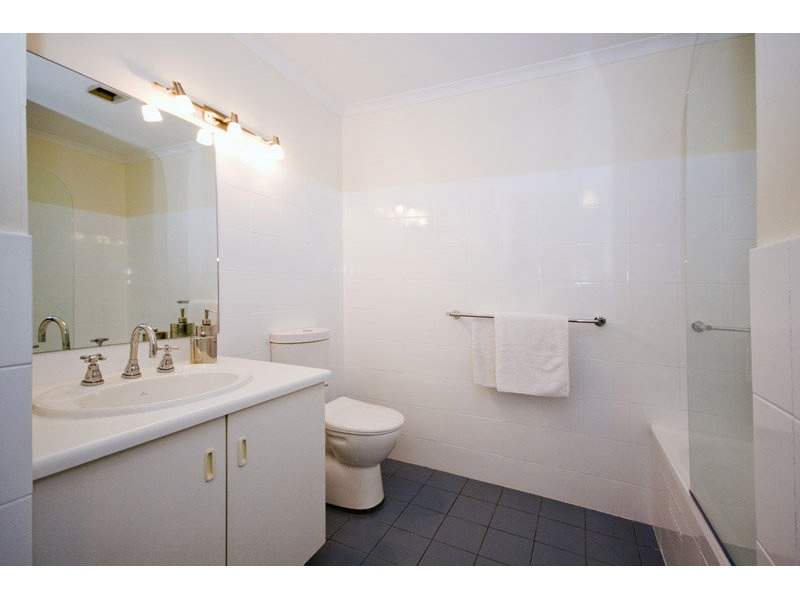 5/5 Barton Terrace East, North Adelaide Sold by Booth Real Estate - image 1
