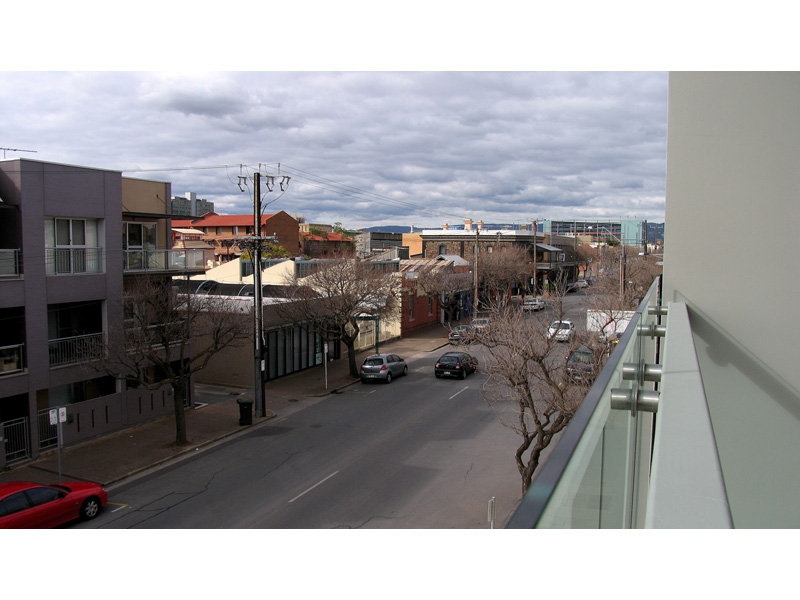4/119 Gilbert Street, Adelaide Sold by Booth Real Estate - image 1