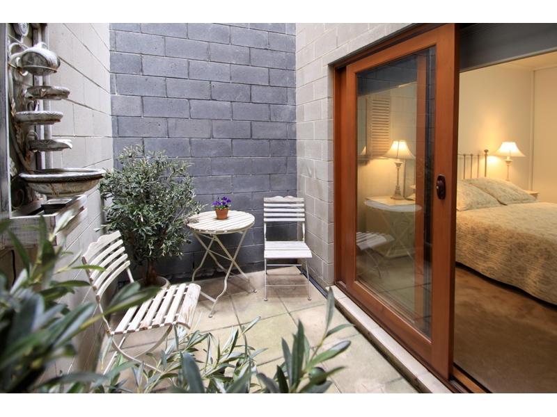 21 Catherine Helen Spence Street, Adelaide Sold by Booth Real Estate - image 1