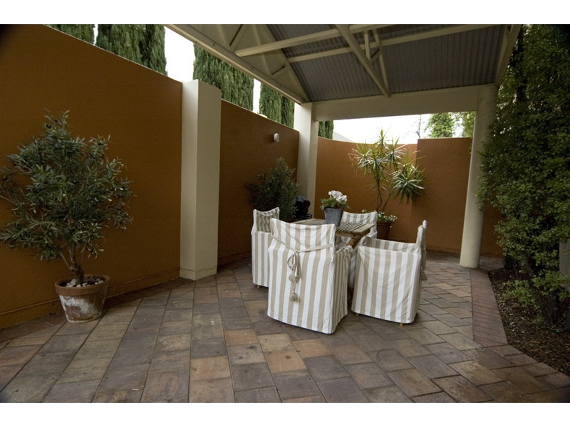 1/18 George Street, North Adelaide Sold by Booth Real Estate - image 1