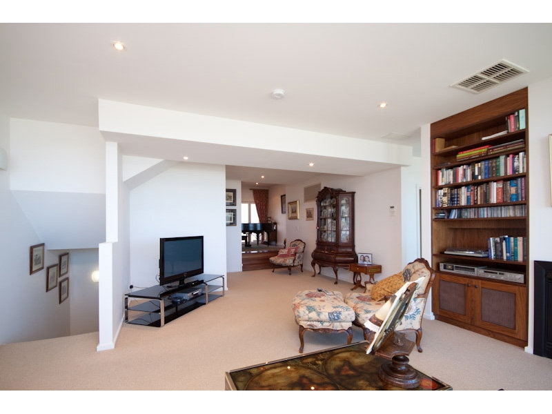 33 Seaview Road, Tennyson Sold by Booth Real Estate - image 1