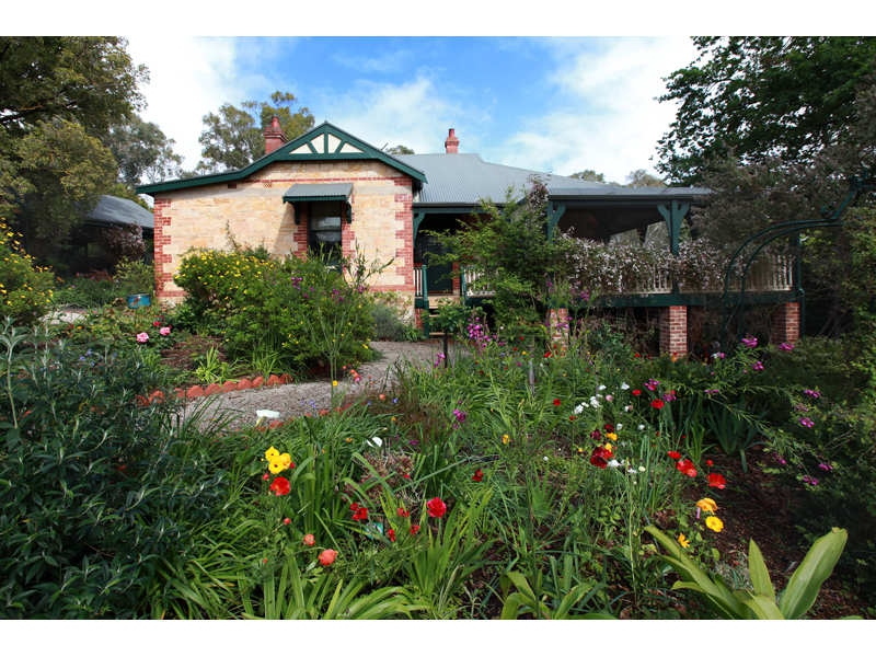 25 Shannon Crescent, Coromandel Valley Sold by Booth Real Estate - image 1