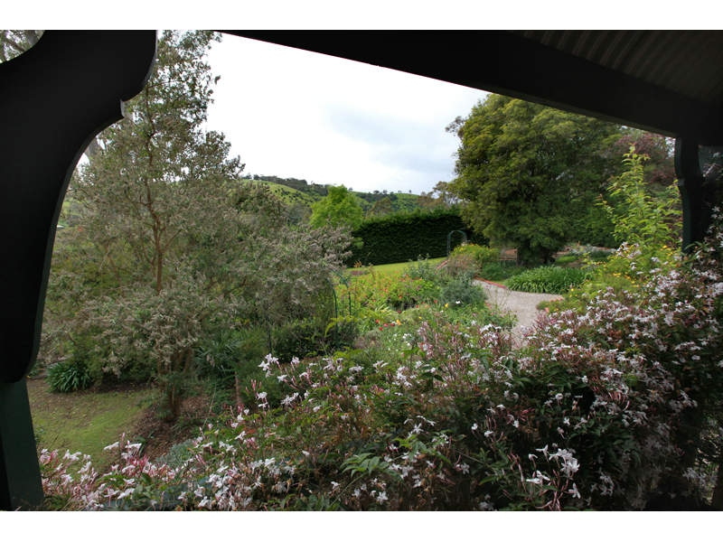 25 Shannon Crescent, Coromandel Valley Sold by Booth Real Estate - image 1