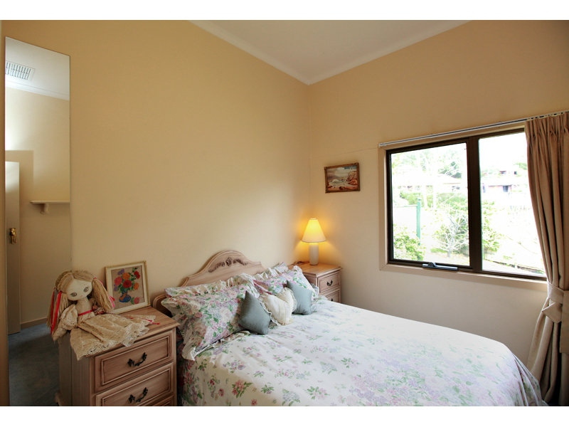25 Shannon Crescent, Coromandel Valley Sold by Booth Real Estate - image 1