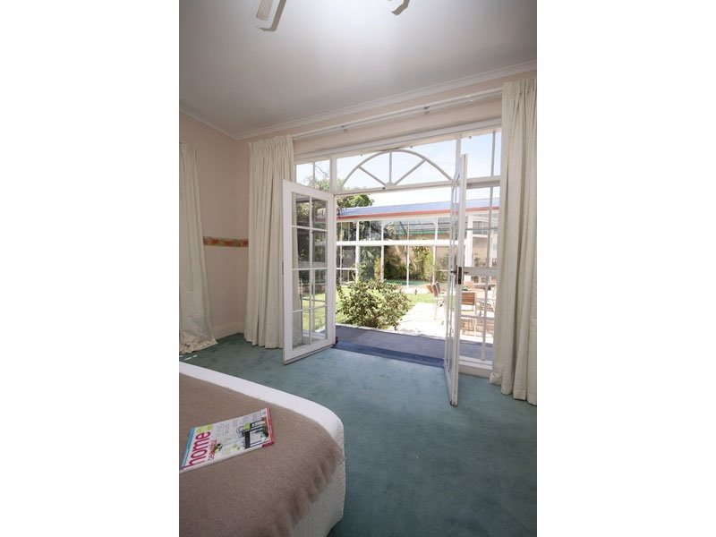 5 Fifeshire Avenue, St Georges Sold by Booth Real Estate - image 1