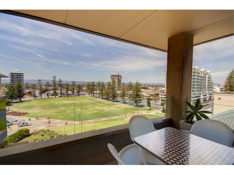 58/32 Colley Terrace, Glenelg Sold by Booth Real Estate - image 1
