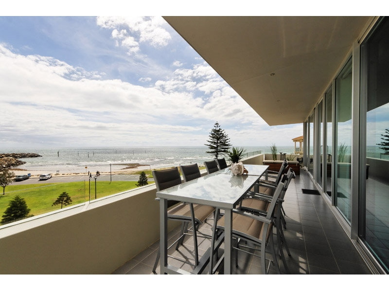 9/1 North Esplanade, Glenelg North Sold by Booth Real Estate - image 1
