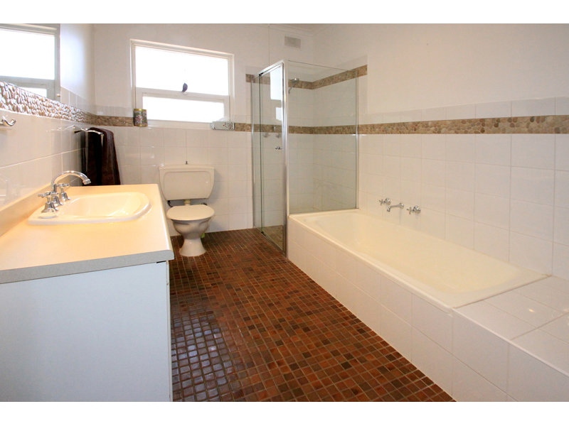 8/33 Foster Street, Parkside Sold by Booth Real Estate - image 1
