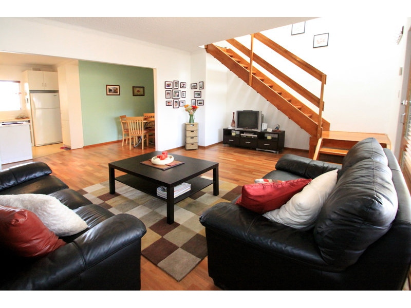 8/33 Foster Street, Parkside Sold by Booth Real Estate - image 1