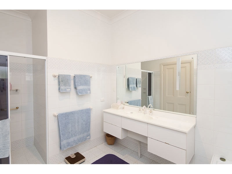 8 Dulcie Street, Dulwich Sold by Booth Real Estate - image 1