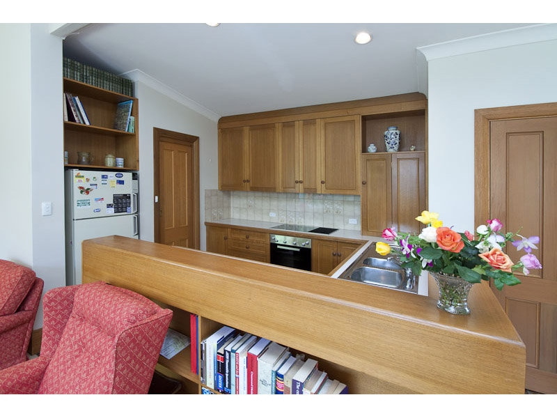 8 Dulcie Street, Dulwich Sold by Booth Real Estate - image 1