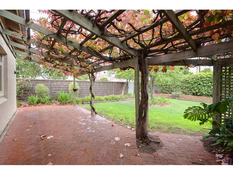 25 Newbon Street, Nailsworth Sold by Booth Real Estate - image 1