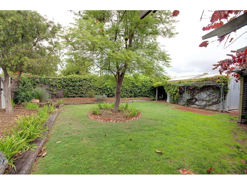 25 Newbon Street, Nailsworth Sold by Booth Real Estate - image 1