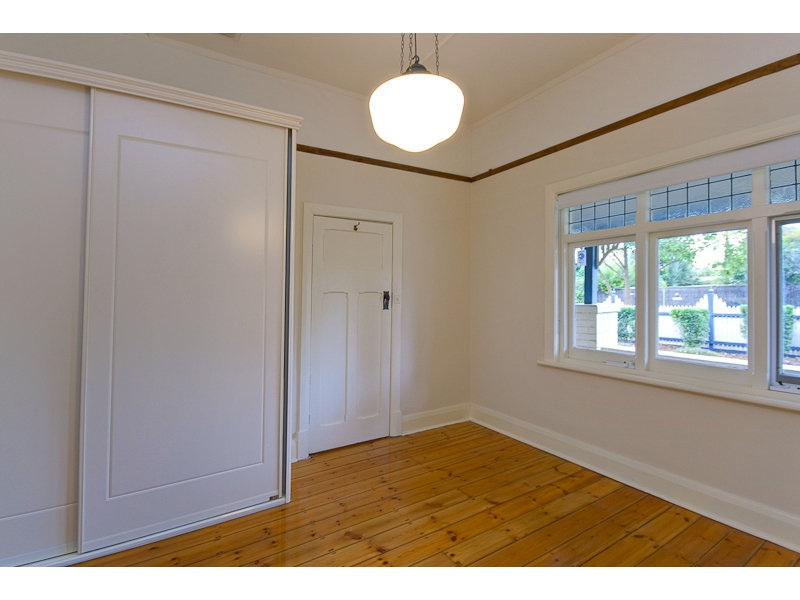 25 Newbon Street, Nailsworth Sold by Booth Real Estate - image 1