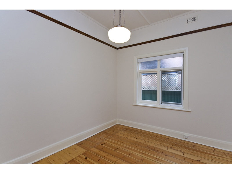 25 Newbon Street, Nailsworth Sold by Booth Real Estate - image 1